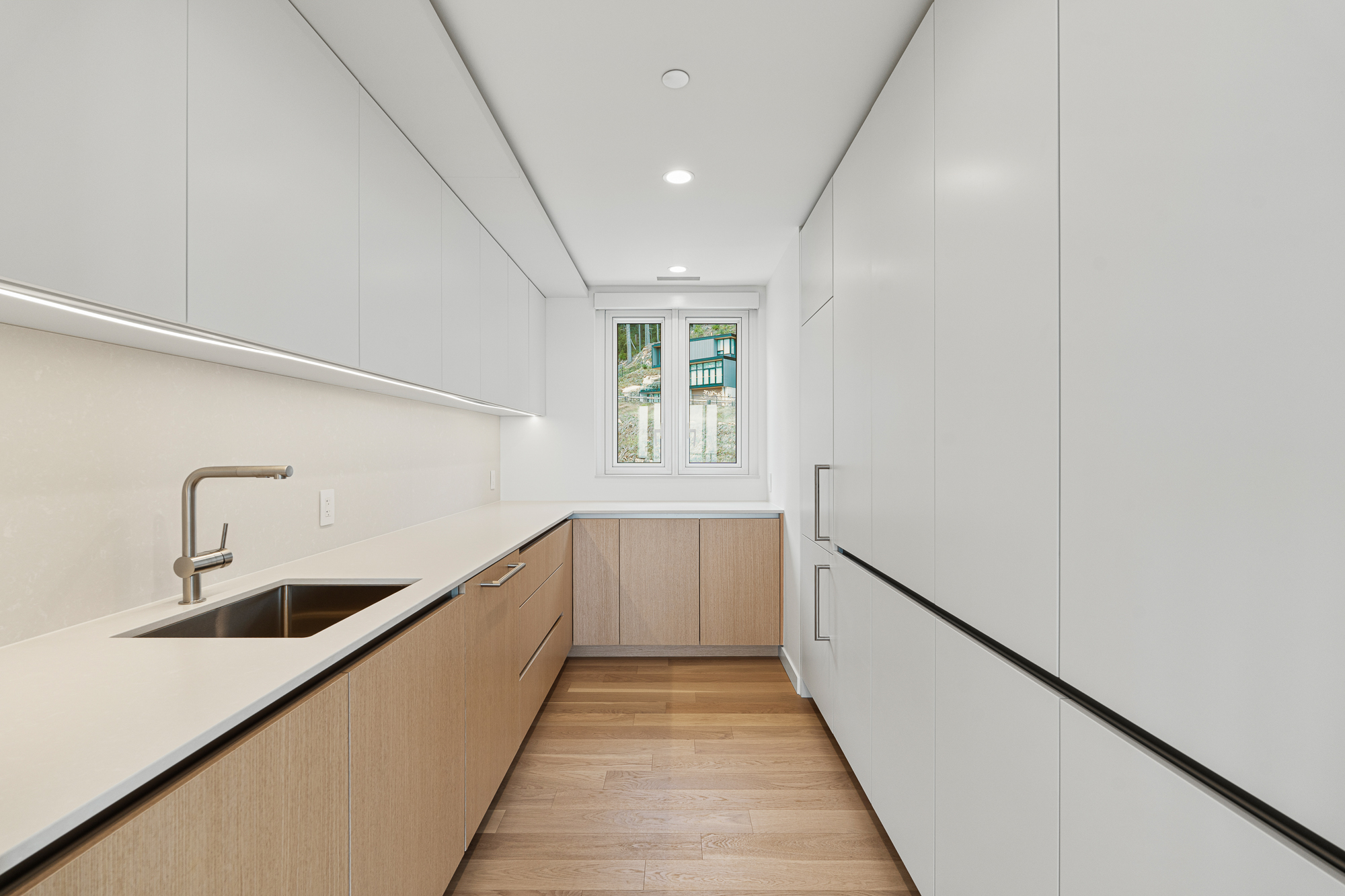 PH#1100 - 3963 Uplands Way